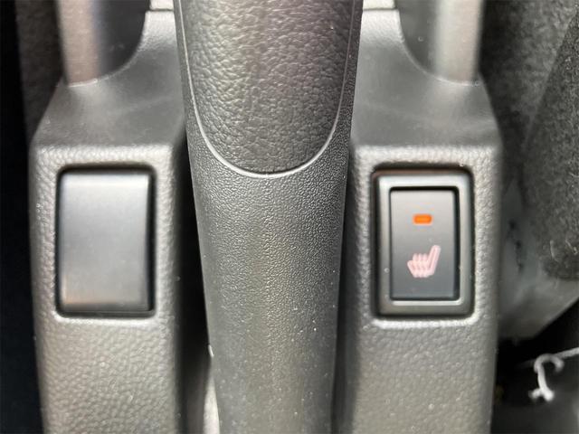 スイフトスポーツ ベースグレード 6F 4型・ 登録済未使用車・禁煙車 ピュアホワイトパール 取扱説明書・保証書 クリアランスソナー オートクルーズコントロール レーンアシスト アルミホイール オートライト LEDヘッドランプ スマートキー(4枚目)