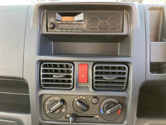 キャリイトラック KCエアコン・パワステ農繁仕様・届出済未使用車・禁煙車・ 7型 パートタイム4WD スズキセーフティサポート 4AT モスグレーメタリック 衝突被害軽減システム クリアランスソナー レーンアシスト キーレス アイドリングストップ ESC パワーウィンドウ(8枚目)