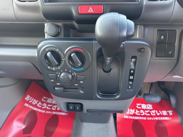 エブリイ ＪＯＩＮターボ６型　届出済未使用車・禁煙車・　ＣＶＴ　２ＷＤ　クルーカーキーＭ　スズキセーフティサポート　クリアランスソナー　両側スライドドア・クローザー　スマートキー　アイドリングストップ　シートヒーター　オートライト　ＬＥＤヘッドランプ（6枚目）