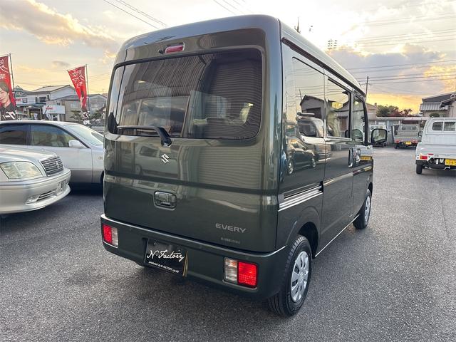 エブリイ ＪＯＩＮターボ６型　届出済未使用車・禁煙車・　ＣＶＴ　２ＷＤ　クルーカーキーＭ　スズキセーフティサポート　クリアランスソナー　両側スライドドア・クローザー　スマートキー　アイドリングストップ　シートヒーター　オートライト　ＬＥＤヘッドランプ（18枚目）