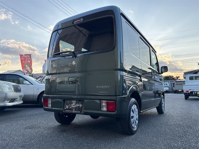 エブリイ ＪＯＩＮターボ６型　届出済未使用車・禁煙車・　ＣＶＴ　２ＷＤ　クルーカーキーＭ　スズキセーフティサポート　クリアランスソナー　両側スライドドア・クローザー　スマートキー　アイドリングストップ　シートヒーター　オートライト　ＬＥＤヘッドランプ（74枚目）