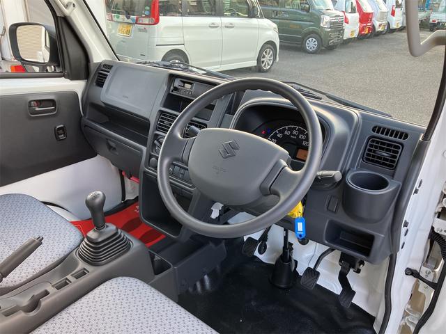 キャリイトラック KCエアコン・パワステ 届出済未使用車・禁煙車・ 7型 2WD 5F ホワイト(26U)スズキセーフティサポート パワーウィンドウ 衝突被害軽減システム クリアランスソナー レーンアシスト アイドリングストップ オートライト 三方開(2枚目)