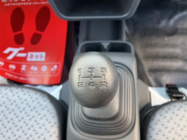 キャリイトラック KCエアコン・パワステ 届出済未使用車・禁煙車・ 7型 2WD 5F ホワイト(26U)スズキセーフティサポート パワーウィンドウ 衝突被害軽減システム クリアランスソナー レーンアシスト アイドリングストップ オートライト 三方開(6枚目)