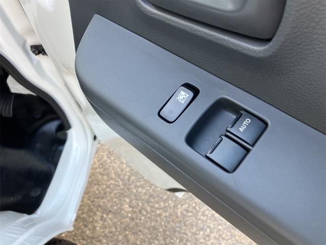 キャリイトラック KCエアコン・パワステ 届出済未使用車・禁煙車・ 7型 2WD 5F ホワイト(26U)スズキセーフティサポート パワーウィンドウ 衝突被害軽減システム クリアランスソナー レーンアシスト アイドリングストップ オートライト 三方開(9枚目)