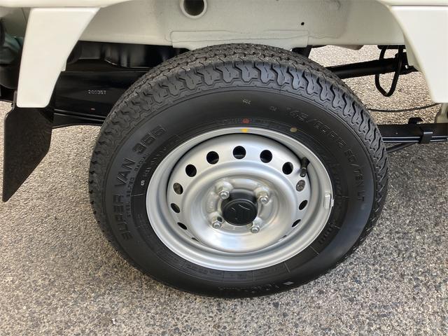 キャリイトラック KCエアコン・パワステ 届出済未使用車・禁煙車・ 7型 2WD 5F ホワイト(26U)スズキセーフティサポート パワーウィンドウ 衝突被害軽減システム クリアランスソナー レーンアシスト アイドリングストップ オートライト 三方開(22枚目)