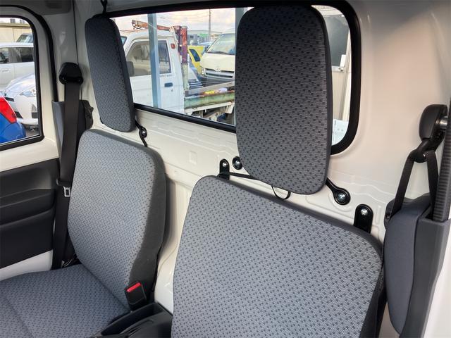 キャリイトラック KCエアコン・パワステ 届出済未使用車・禁煙車・ 7型 2WD 5F ホワイト(26U)スズキセーフティサポート パワーウィンドウ 衝突被害軽減システム クリアランスソナー レーンアシスト アイドリングストップ オートライト 三方開(50枚目)