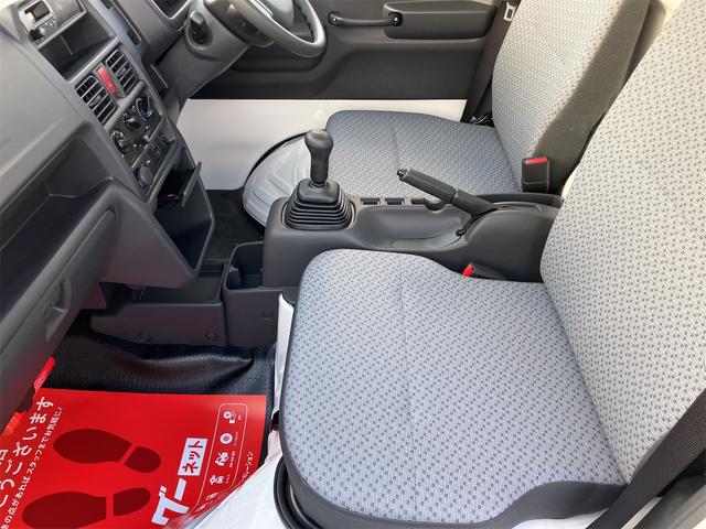 キャリイトラック KCエアコン・パワステ 届出済未使用車・禁煙車・ 7型 2WD 5F ホワイト(26U)スズキセーフティサポート パワーウィンドウ 衝突被害軽減システム クリアランスソナー レーンアシスト アイドリングストップ オートライト 三方開(53枚目)