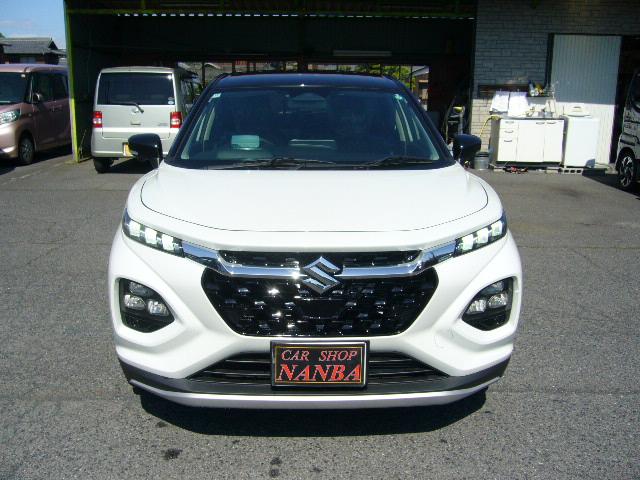 フロンクス ベースグレード　純正９インチナビ　全方位モニター　ＬＥＤヘッド　純正アルミ　衝突軽減ブレーキ　スマートキー　ハーフレザー　シートヒーター　パドルシフト　クルコン　ＥＴＣ　ワイヤレス充電器　ＵＳＢ　Ｂｌｕｅｔｏｏｔｈ（2枚目）