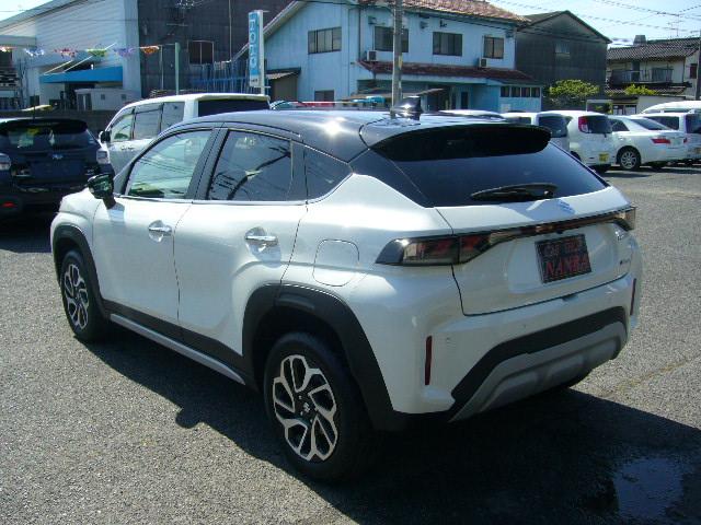 フロンクス ベースグレード　純正９インチナビ　全方位モニター　ＬＥＤヘッド　純正アルミ　衝突軽減ブレーキ　スマートキー　ハーフレザー　シートヒーター　パドルシフト　クルコン　ＥＴＣ　ワイヤレス充電器　ＵＳＢ　Ｂｌｕｅｔｏｏｔｈ（6枚目）