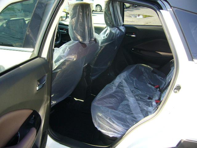 フロンクス ベースグレード　純正９インチナビ　全方位モニター　ＬＥＤヘッド　純正アルミ　衝突軽減ブレーキ　スマートキー　ハーフレザー　シートヒーター　パドルシフト　クルコン　ＥＴＣ　ワイヤレス充電器　ＵＳＢ　Ｂｌｕｅｔｏｏｔｈ（11枚目）