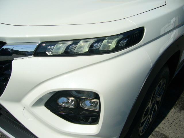 フロンクス ベースグレード　純正９インチナビ　全方位モニター　ＬＥＤヘッド　純正アルミ　衝突軽減ブレーキ　スマートキー　ハーフレザー　シートヒーター　パドルシフト　クルコン　ＥＴＣ　ワイヤレス充電器　ＵＳＢ　Ｂｌｕｅｔｏｏｔｈ（13枚目）