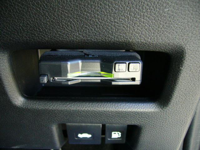 フロンクス ベースグレード　純正９インチナビ　全方位モニター　ＬＥＤヘッド　純正アルミ　衝突軽減ブレーキ　スマートキー　ハーフレザー　シートヒーター　パドルシフト　クルコン　ＥＴＣ　ワイヤレス充電器　ＵＳＢ　Ｂｌｕｅｔｏｏｔｈ（32枚目）