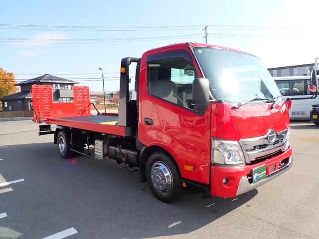 デュトロ キャリアカー（積載車・３ｔ積）　１８０馬力　令和１年式　極東　極東フラトップＺＥＲＯ（フルフラット型）　ハイグレード　油圧オートテールゲート　油圧ウインチ　ラジコン　電動パーキング　ナビ・ＴＶ（フルセグ）　Ｓミラー格納式　Ｓマーカーランプ　フォグランプ　ＥＴＣ（4枚目）