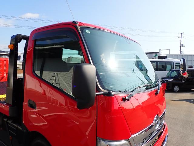 デュトロ キャリアカー（積載車・３ｔ積）　１８０馬力　令和１年式　極東　極東フラトップＺＥＲＯ（フルフラット型）　ハイグレード　油圧オートテールゲート　油圧ウインチ　ラジコン　電動パーキング　ナビ・ＴＶ（フルセグ）　Ｓミラー格納式　Ｓマーカーランプ　フォグランプ　ＥＴＣ（9枚目）