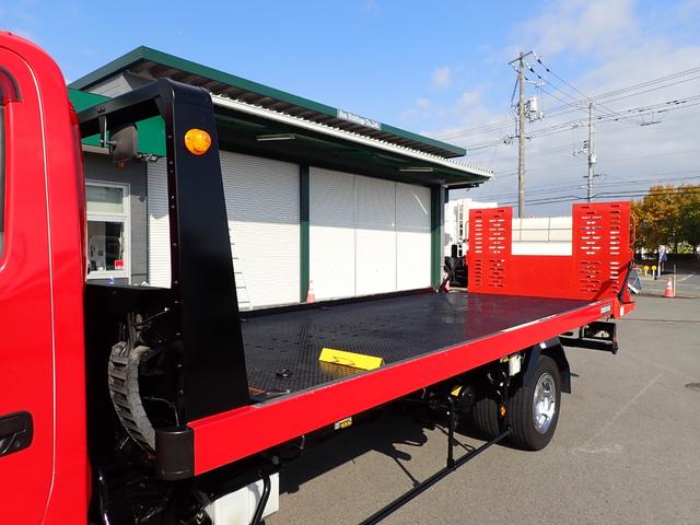 デュトロ キャリアカー（積載車・３ｔ積）　１８０馬力　令和１年式　極東　極東フラトップＺＥＲＯ（フルフラット型）　ハイグレード　油圧オートテールゲート　油圧ウインチ　ラジコン　電動パーキング　ナビ・ＴＶ（フルセグ）　Ｓミラー格納式　Ｓマーカーランプ　フォグランプ　ＥＴＣ（17枚目）