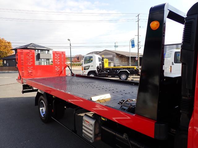 デュトロ キャリアカー（積載車・３ｔ積）　１８０馬力　令和１年式　極東　極東フラトップＺＥＲＯ（フルフラット型）　ハイグレード　油圧オートテールゲート　油圧ウインチ　ラジコン　電動パーキング　ナビ・ＴＶ（フルセグ）　Ｓミラー格納式　Ｓマーカーランプ　フォグランプ　ＥＴＣ（25枚目）