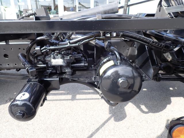 デュトロ キャリアカー（積載車・３ｔ積）　１８０馬力　令和１年式　極東　極東フラトップＺＥＲＯ（フルフラット型）　ハイグレード　油圧オートテールゲート　油圧ウインチ　ラジコン　電動パーキング　ナビ・ＴＶ（フルセグ）　Ｓミラー格納式　Ｓマーカーランプ　フォグランプ　ＥＴＣ（32枚目）