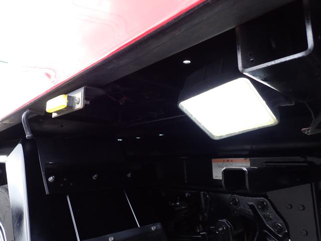 デュトロ キャリアカー（積載車・３ｔ積）　１８０馬力　令和１年式　極東　極東フラトップＺＥＲＯ（フルフラット型）　ハイグレード　油圧オートテールゲート　油圧ウインチ　ラジコン　電動パーキング　ナビ・ＴＶ（フルセグ）　Ｓミラー格納式　Ｓマーカーランプ　フォグランプ　ＥＴＣ（34枚目）