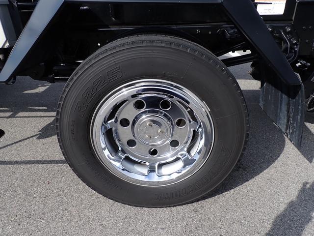 デュトロ キャリアカー（積載車・３ｔ積）　１８０馬力　令和１年式　極東　極東フラトップＺＥＲＯ（フルフラット型）　ハイグレード　油圧オートテールゲート　油圧ウインチ　ラジコン　電動パーキング　ナビ・ＴＶ（フルセグ）　Ｓミラー格納式　Ｓマーカーランプ　フォグランプ　ＥＴＣ（35枚目）