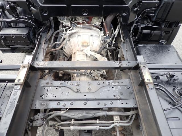 デュトロ キャリアカー（積載車・３ｔ積）　１８０馬力　令和１年式　極東　極東フラトップＺＥＲＯ（フルフラット型）　ハイグレード　油圧オートテールゲート　油圧ウインチ　ラジコン　電動パーキング　ナビ・ＴＶ（フルセグ）　Ｓミラー格納式　Ｓマーカーランプ　フォグランプ　ＥＴＣ（46枚目）