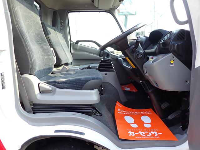 デュトロ キャリアカー（積載車・３ｔ積）　１８０馬力　令和１年式　極東　極東フラトップＺＥＲＯ（フルフラット型）　ハイグレード　油圧オートテールゲート　油圧ウインチ　ラジコン　電動パーキング　ナビ・ＴＶ（フルセグ）　Ｓミラー格納式　Ｓマーカーランプ　フォグランプ　ＥＴＣ（61枚目）