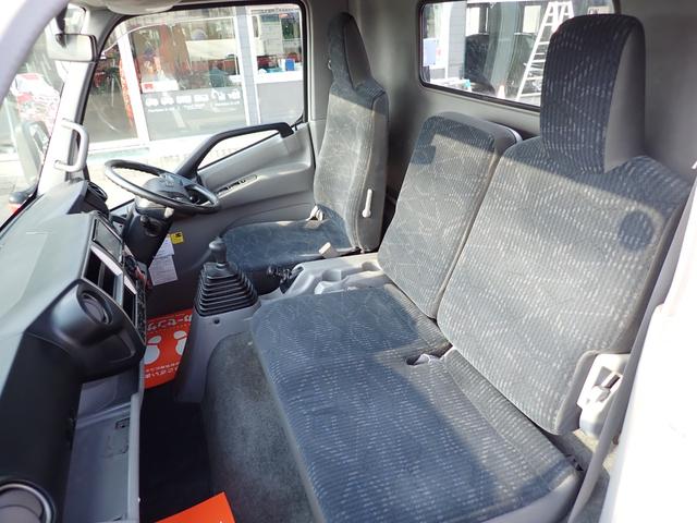 デュトロ キャリアカー（積載車・３ｔ積）　１８０馬力　令和１年式　極東　極東フラトップＺＥＲＯ（フルフラット型）　ハイグレード　油圧オートテールゲート　油圧ウインチ　ラジコン　電動パーキング　ナビ・ＴＶ（フルセグ）　Ｓミラー格納式　Ｓマーカーランプ　フォグランプ　ＥＴＣ（67枚目）