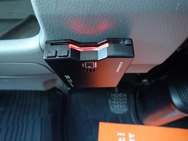 デュトロ キャリアカー（積載車・３ｔ積）　１８０馬力　令和１年式　極東　極東フラトップＺＥＲＯ（フルフラット型）　ハイグレード　油圧オートテールゲート　油圧ウインチ　ラジコン　電動パーキング　ナビ・ＴＶ（フルセグ）　Ｓミラー格納式　Ｓマーカーランプ　フォグランプ　ＥＴＣ（78枚目）