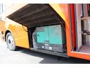 バス（事務室車）　油圧ジャッキ　発電機　平成１７年式　ナビゲーション　バックモニター　ドライブレコーダー　油圧ジャッキ　ＳＲＳエアバッグ　発電機　天候対応シート（収納式）　室内壁掛けテレビ（５０インチ）　装備装飾（19枚目）
