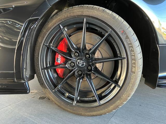 ＧＲヤリス ＲＺ　ハイパフォーマンス　ＧＲエアロ　マフラー　安全予防パッケージ　コンフォートパッケージ　６速ＭＴ　カラードキャリパー　ＪＢＬサウンド　シートヒーター　ハンドルヒーター　前後ドラレコ（35枚目）