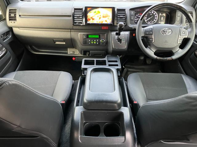 ハイエースバン スーパーGL ダークプライムII パノラミックビューモニター デジタルインナーミラー KENWOOD8インチナビ ベットキット カロッツェリアスピーカー クルーズコントロール 両側パワースライドドア TVキャンセラー(18枚目)