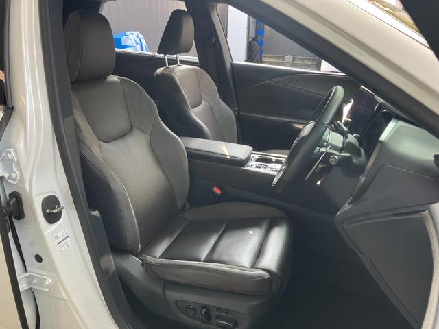 ＲＸ ＲＸ３５０ｈ　バージョンＬ　ワンオーナー　モデリスタフル　パノラマルーフ　デジタルインナーミラー　アドバンスドパーク　前後ドラレコ　３眼ＬＥＤ　パノラミックビュー　後席シートエアコン（8枚目）