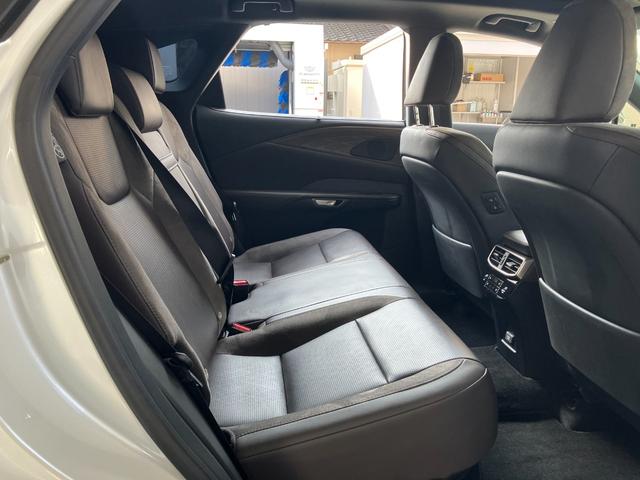 ＲＸ ＲＸ３５０ｈ　バージョンＬ　ワンオーナー　モデリスタフル　パノラマルーフ　デジタルインナーミラー　アドバンスドパーク　前後ドラレコ　３眼ＬＥＤ　パノラミックビュー　後席シートエアコン（9枚目）