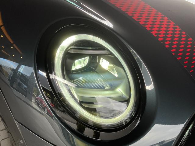 MINI ジョンクーパーワークス ジョンクーパーワークストリム 車高調 17インチアロイホイール 360°カメラ 有機ELディスプレイ ハーマンカードンサウンド ドライブレコーダー 専用マフラー 専用ブレーキ ドライバーアシスタンス(3枚目)