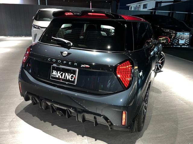 MINI ジョンクーパーワークス ジョンクーパーワークストリム 車高調 17インチアロイホイール 360°カメラ 有機ELディスプレイ ハーマンカードンサウンド ドライブレコーダー 専用マフラー 専用ブレーキ ドライバーアシスタンス(26枚目)
