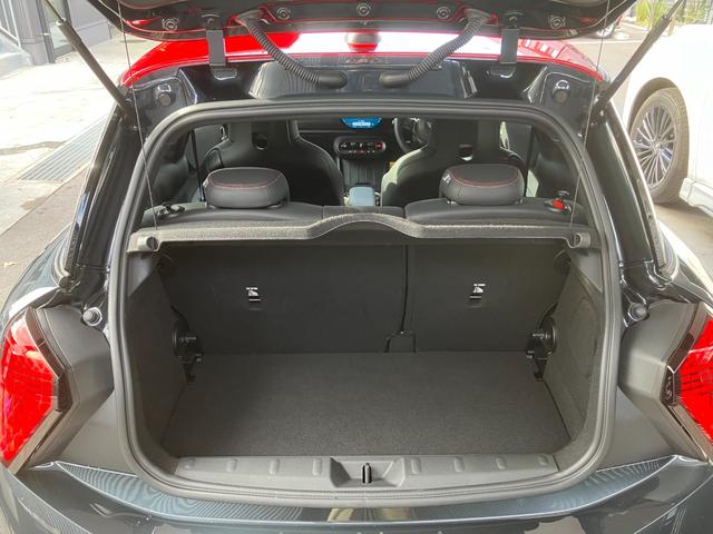 MINI ジョンクーパーワークス ジョンクーパーワークストリム 車高調 17インチアロイホイール 360°カメラ 有機ELディスプレイ ハーマンカードンサウンド ドライブレコーダー 専用マフラー 専用ブレーキ ドライバーアシスタンス(37枚目)