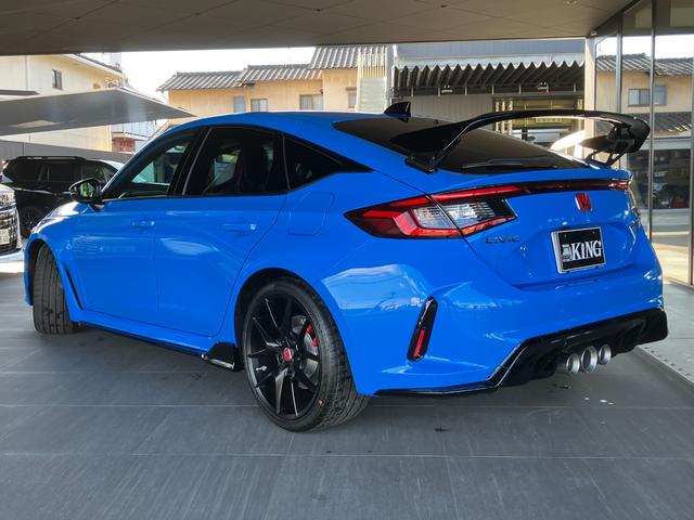 シビック タイプＲ　登録済未使用車　レーシングブルーパール　ＬＥＤヘッドライト　１９インチＡＷ　６速ＭＴ　ホンダセンシング　ＣＯＮＮＥＣＴディスプレー　バックモニター　ＥＴＣ２．０　レーダークルーズ　ＨｏｎｄａＬｏｇＲ（50枚目）