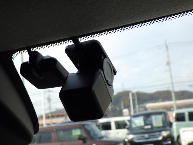 スイフト １．２ＸＧ　８インチナビ　ドライブレコーダー　ＥＴＣ　ＡＣＣ　デュアルセンサーブレーキサポートＩＩ　オートライト　プッシュスタート　シートヒーター　スズキセーフティーサポート　衝突被害軽減システム　横滑り防止機能　パーキングセンサー（前後）　Ｂｌｕｅｔｏｏｔｈ（13枚目）