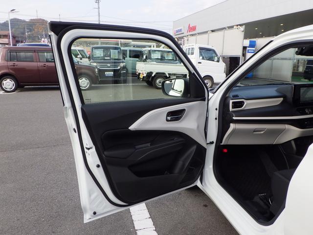 スイフト １．２ＸＧ　８インチナビ　ドライブレコーダー　ＥＴＣ　ＡＣＣ　デュアルセンサーブレーキサポートＩＩ　オートライト　プッシュスタート　シートヒーター　スズキセーフティーサポート　衝突被害軽減システム　横滑り防止機能　パーキングセンサー（前後）　Ｂｌｕｅｔｏｏｔｈ（33枚目）