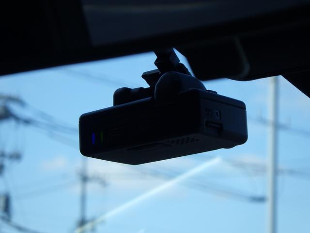 �O��̃h���C�u���R�[�_�[�𑕒����Ă���܂��B