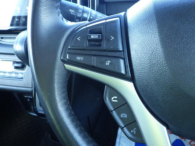 �X�e�A�����O�̍����̓X�e�A�����O�X�C�b�`�ɂȂ��Ă���܂��B�I�[�f�B�I�̉��ʒ����A���W�I�Ȃǂ̃`�����l���ύX���A�n���h�������𗣂��Ȃ��Ă�����ł��܂��I