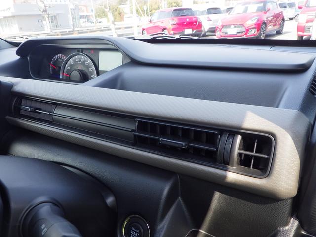 �C���p�l�̈ꕔ�̓J�[�L�F�̂悤�ȃJ���[���g�p���Ă���܂��B