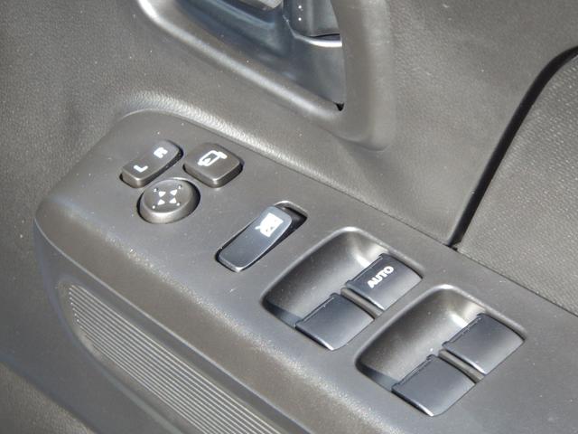 �T�C�h�~���[�̊p�x�̓{�^���ŊȒP�ɒ����ł��܂��B