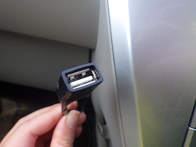 �t�r�a�ڑ��[�q�͏���ȑO�̃C���p�l������L�тĂ���܂��B