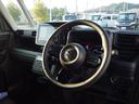 ステアリングは本革巻きを採用。擦れや汚れも見受けられません。良好な状態を保っております。
