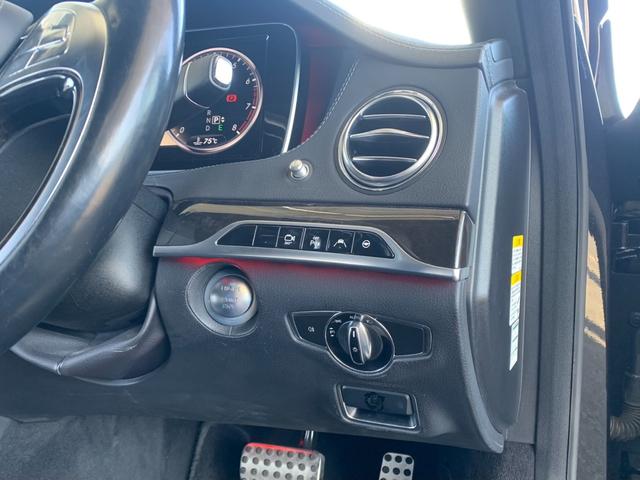 Ｓクラス Ｓ５５０ロング　禁煙　パノラマサンルーフ　リアエンターテイメント　全周囲カメラ　電動リアゲート　パワーシート　ＥＴＣ　シートヒーター＆ベンチレーション　レーンキープ　ハンドルアシスト（47枚目）