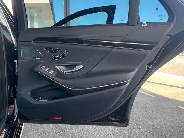 Ｓクラス Ｓ５５０ロング　禁煙　パノラマサンルーフ　リアエンターテイメント　全周囲カメラ　電動リアゲート　パワーシート　ＥＴＣ　シートヒーター＆ベンチレーション　レーンキープ　ハンドルアシスト（56枚目）
