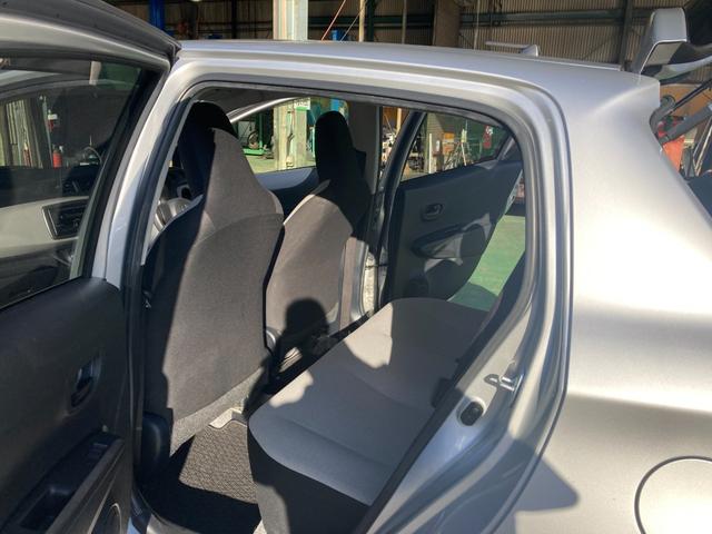 ヴィッツ Ｆ　新車ワンオーナー！！　キーレスエントリー！！　純正ＣＤデッキ！！　ＥＴＣ！！（18枚目）