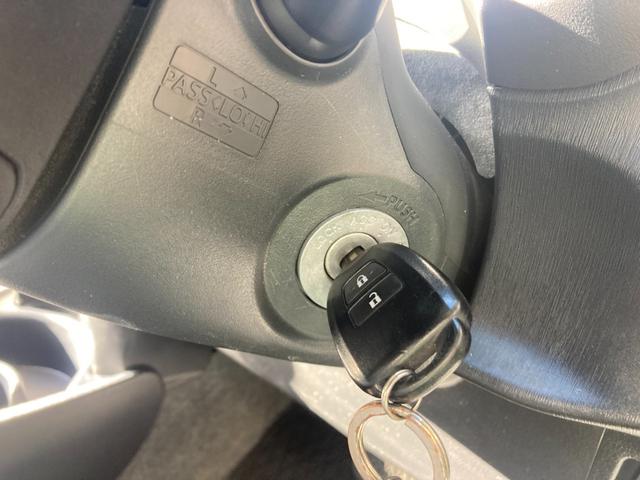 ヴィッツ Ｆ　新車ワンオーナー！！　キーレスエントリー！！　純正ＣＤデッキ！！　ＥＴＣ！！（22枚目）