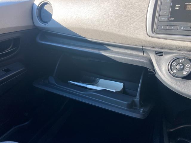 ヴィッツ Ｆ　新車ワンオーナー！！　キーレスエントリー！！　純正ＣＤデッキ！！　ＥＴＣ！！（33枚目）