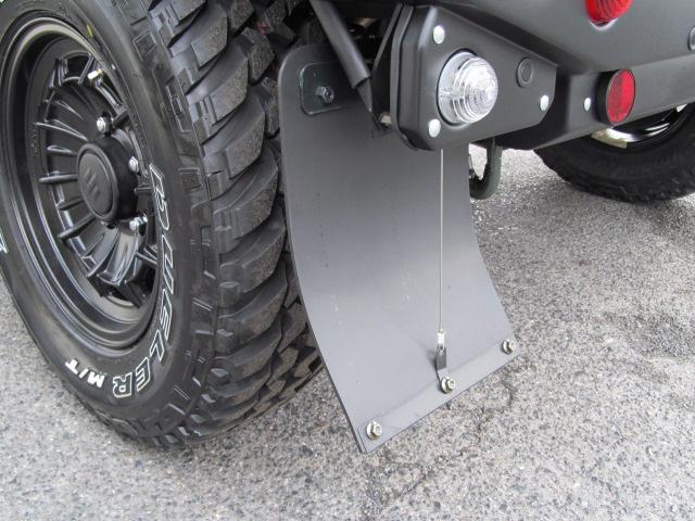 ���嗬�ȍގ����g�킸�A�����ăN���V�b�N�Ȏ����ɂ���������S�����}�b�h�t���b�v�B�ԍ����グ�Ă�����肵�Ȃ����߂̃T�C�Y�ݒ�ŁA�N���V�b�N�S�v�c�̉����X�^�C����